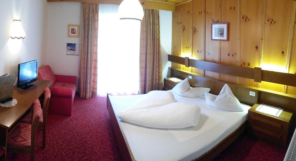 Hotel Alpenblick Pfelders Chambre photo